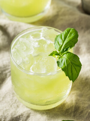 Gin Basil Smash drink-recept