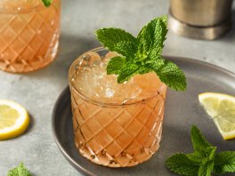 Midnight Stinger – Drink med bourbon och fernet – Cocktailia.se