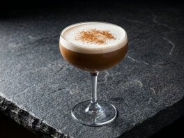 Coffee Cocktail - krämig blandning av cognac, portvin och ägg