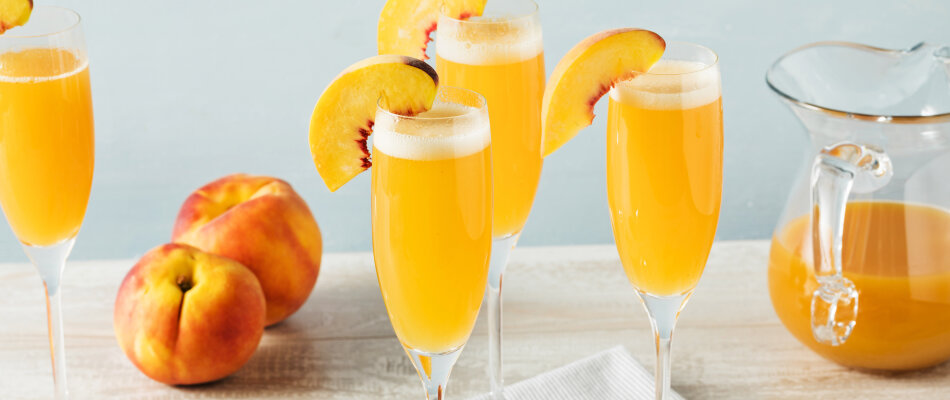 Bellini recept – brunchdrink med persikopuré och Prosecco.