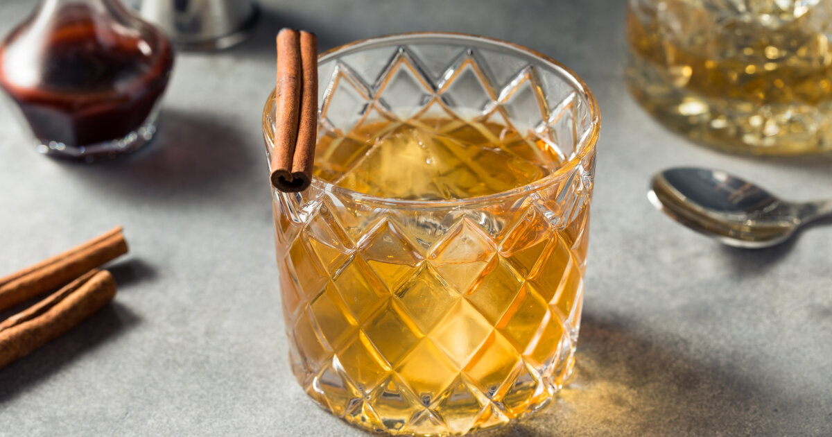 Cinnamon Old Fashioned recept Cocktailia.se