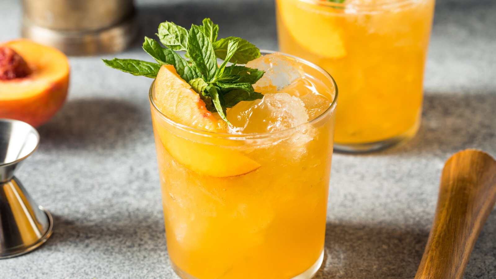 Peach Whiskey Smash