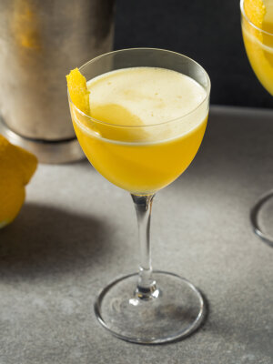 White Negroni Sour drink-recept